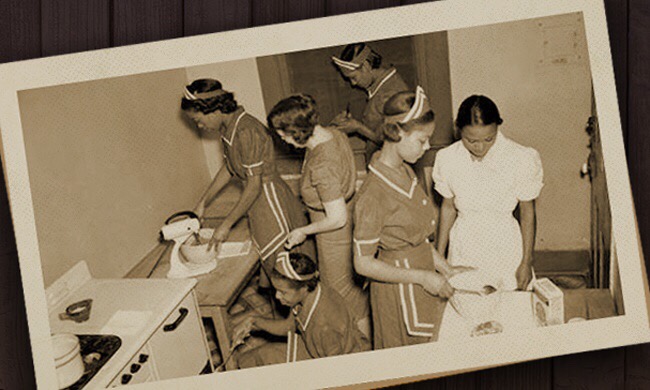 Household Workers photo from Wikimedia Commons