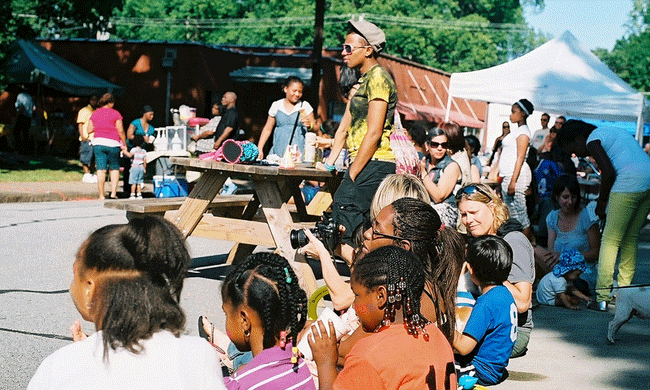 Neighborhood gathering by Greg Gunn / Flickr