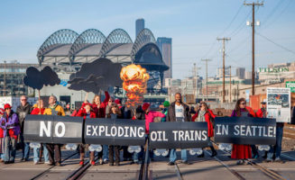 Seattlites protest oil by rail. Photo by Alex Garland Photography.