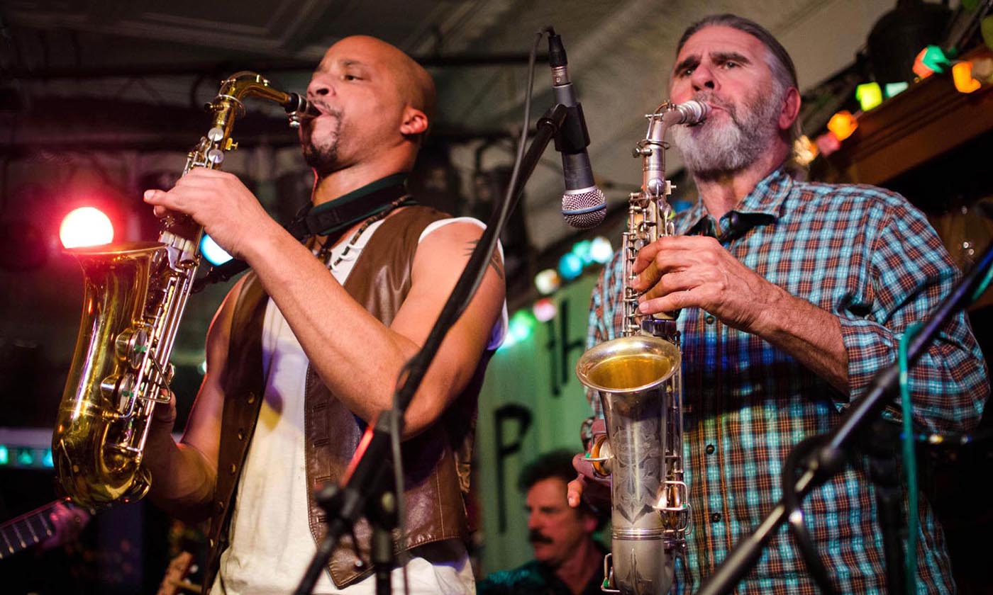 1. Mo-Mojo-saxes.jpg