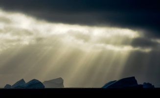Icebergs near the South Orkney islands. Photo by Grapesmc / Flickr.