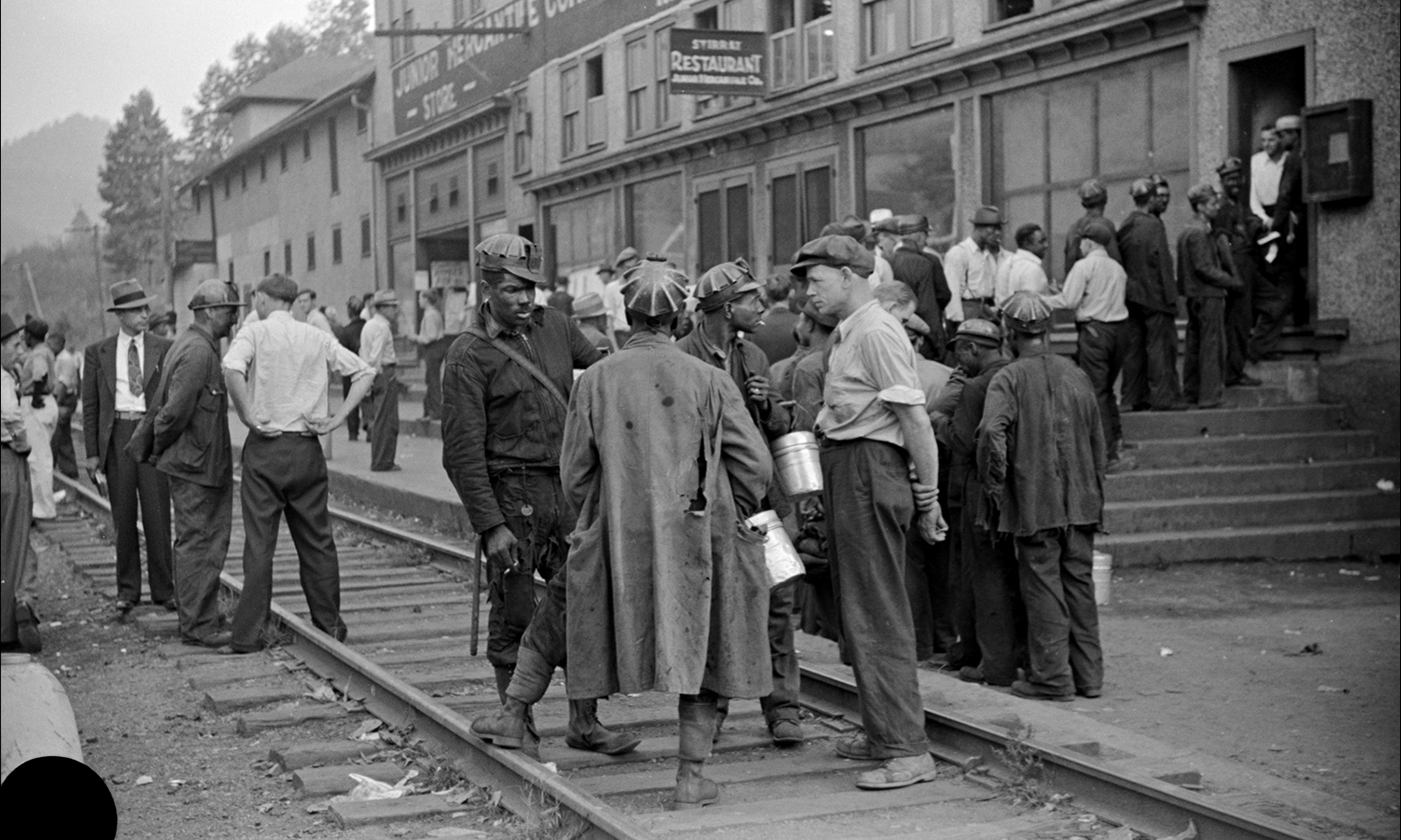 These Photos Will Change the Way You Think About Race in Coal Country