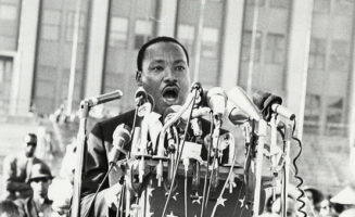 Photo by UIC Digital Collections.