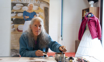 primary_AnneMavor_studio.jpg